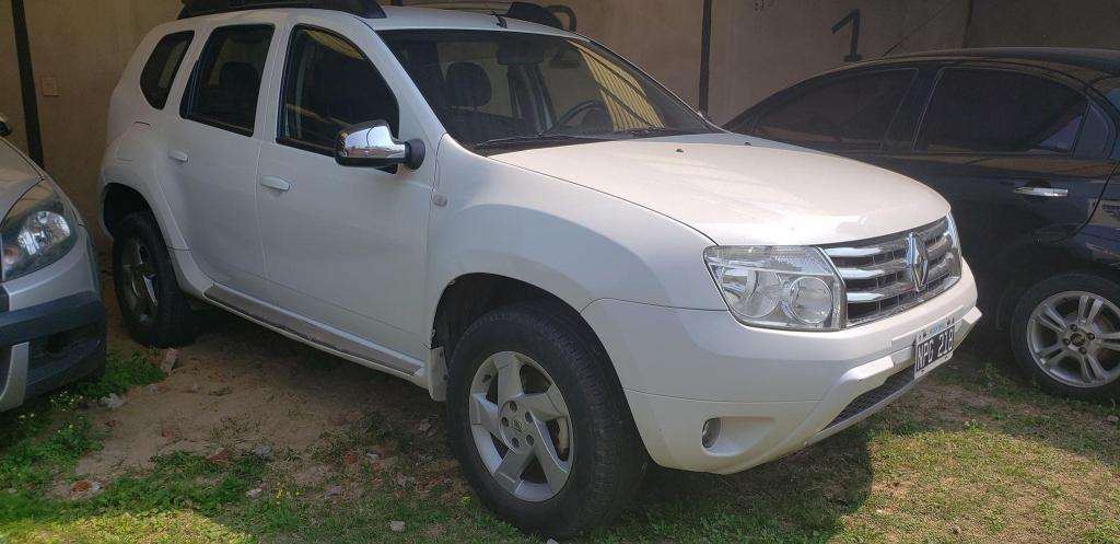 Vendo Renault Duster 2.0 Con navegador año  Financio