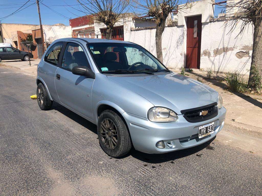 CORSA  PUERTAS EXCELENTE