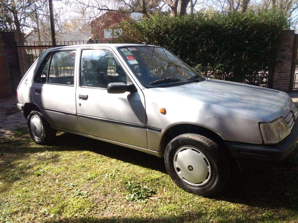 Peugeot 205 GLD