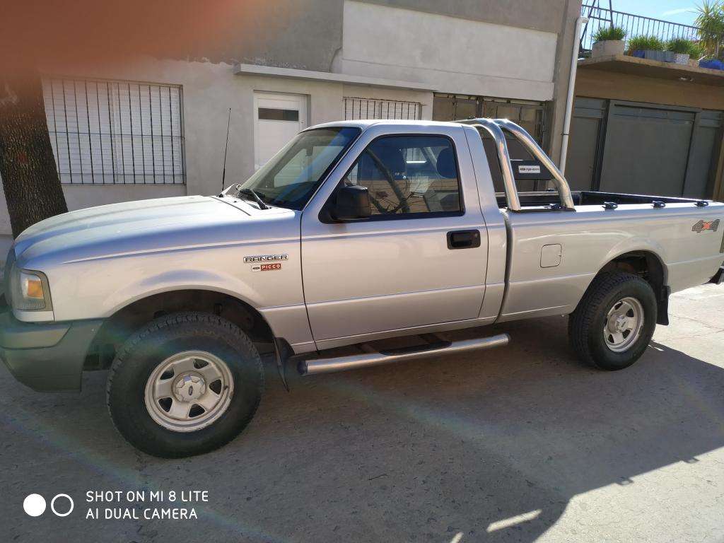 FORD RANGER 3.0 XL PLUS 4X4 C/ACCESORIOS