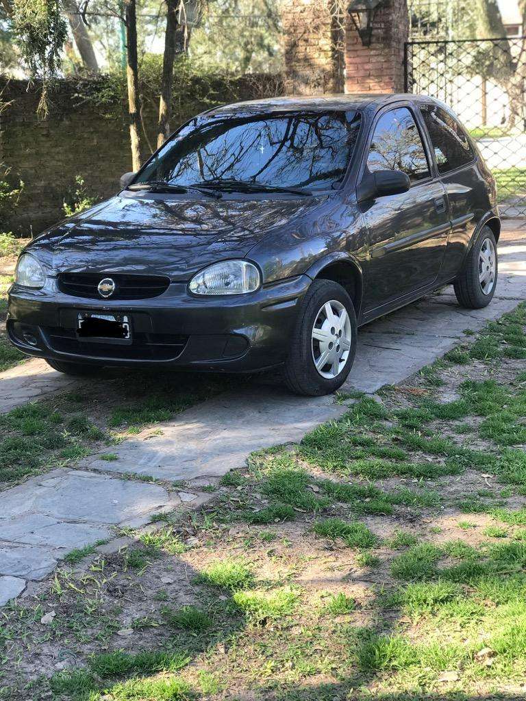 Chevrolet Corsa 1.6 con Aire y direccion