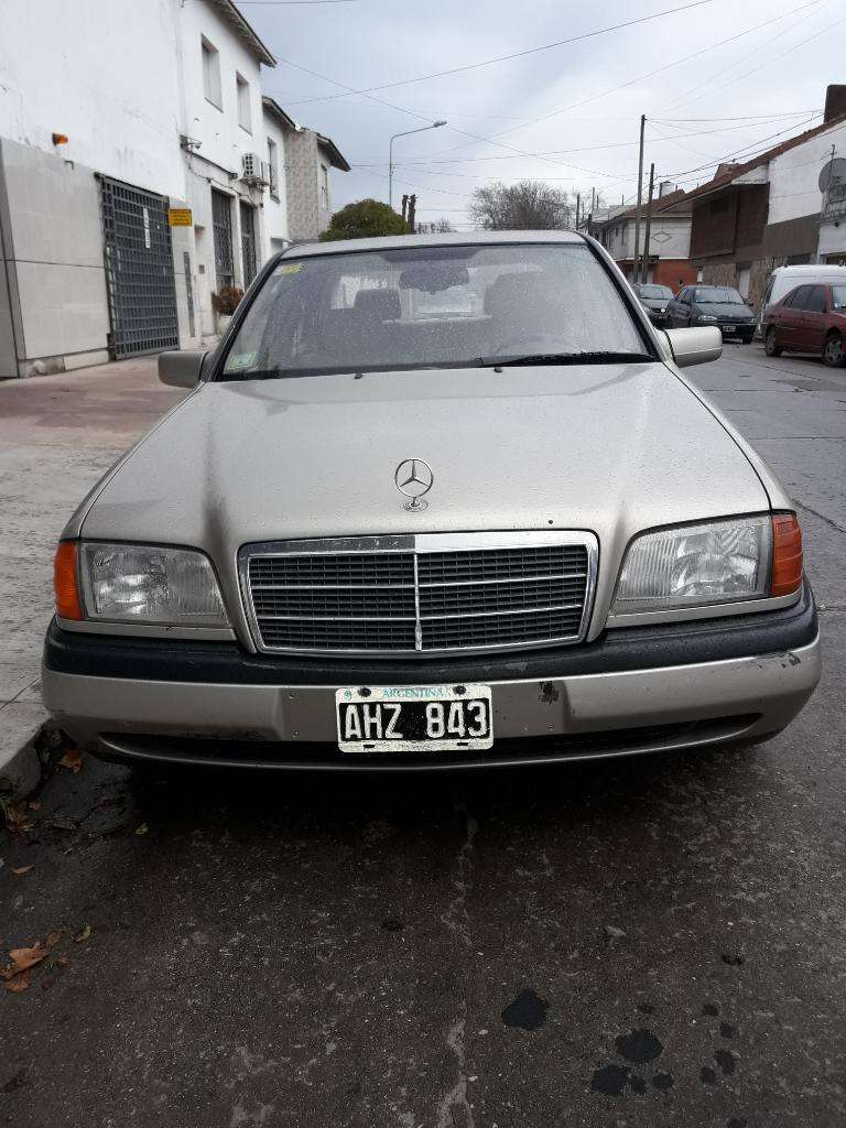 Vendo Mercedes Benz C250 Original