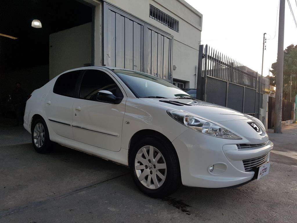 Peugeot 207 compac feline