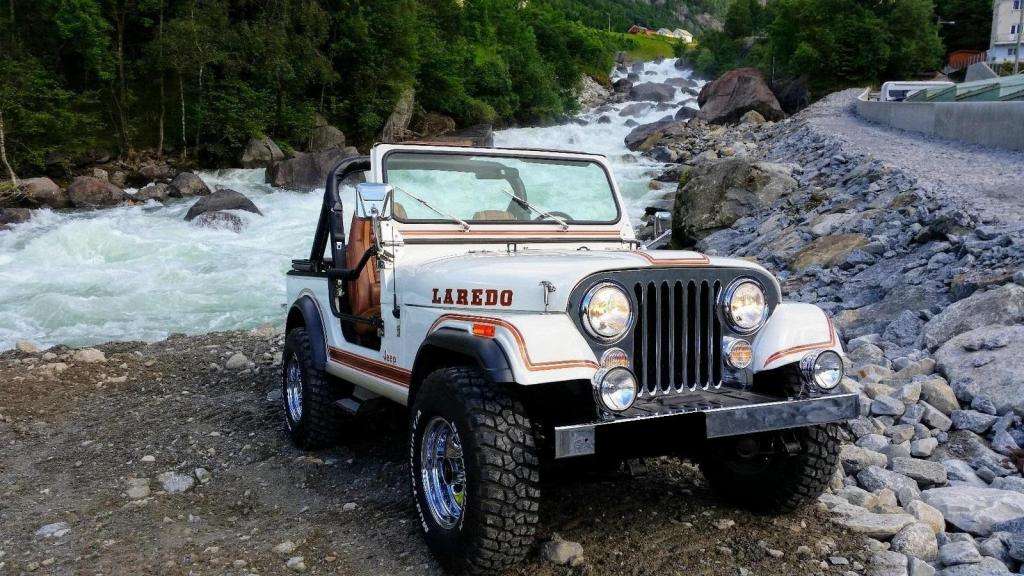 Jeep CJ7 Laredo 