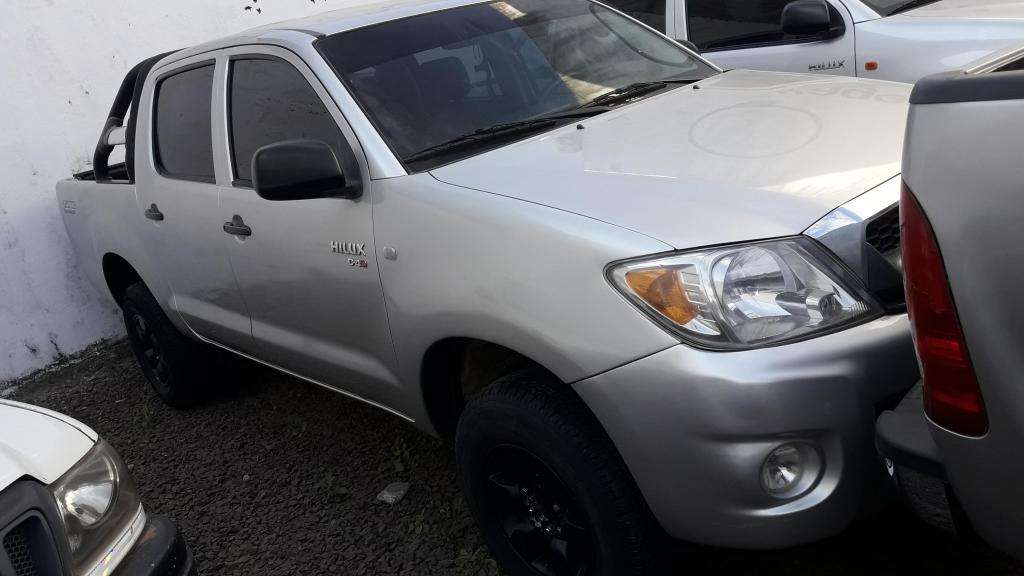 TOYOTA HILUX 2.5 DX MODELO 