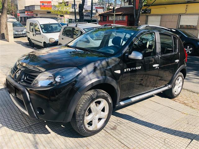 Renault Sandero Stepway v. Confort