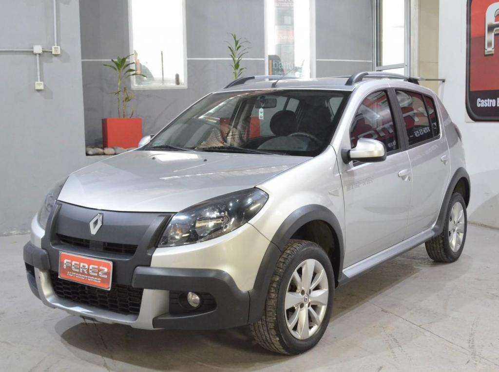 Renault sandero stepway 1.6 nafta  puertas color gris