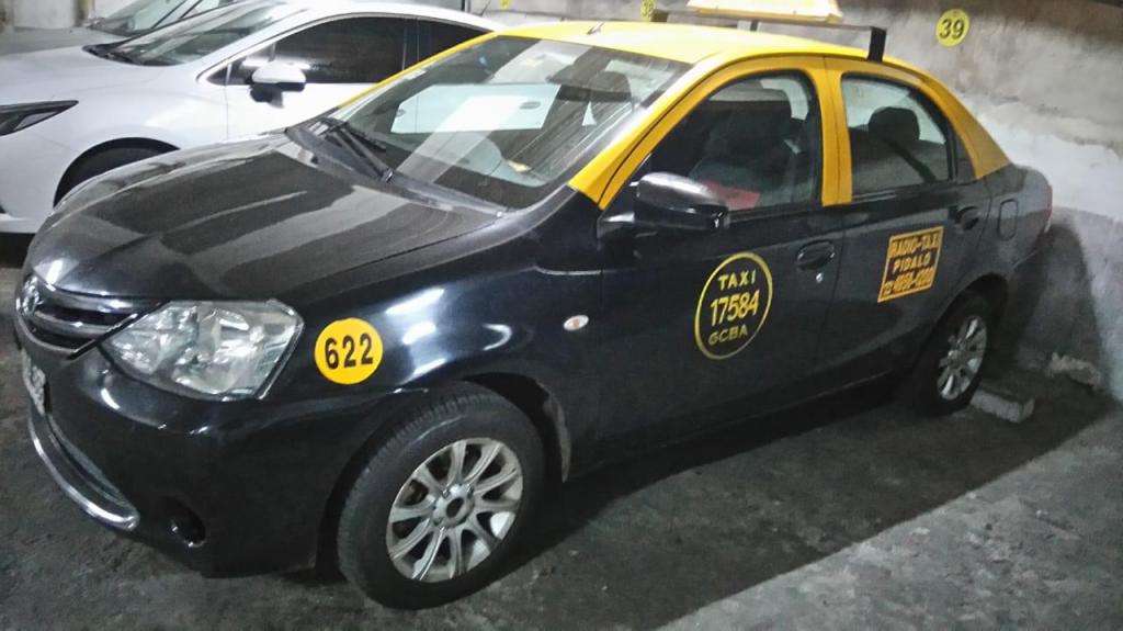 Toyota Etios XS Taxi  / muy cuidado, comience a trabajar