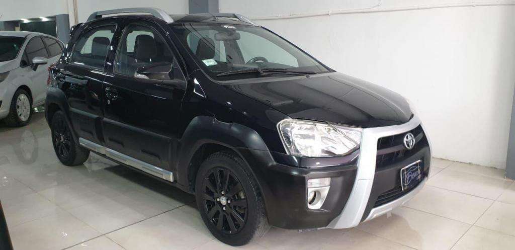 TOYOTA ETIOS CROSS 