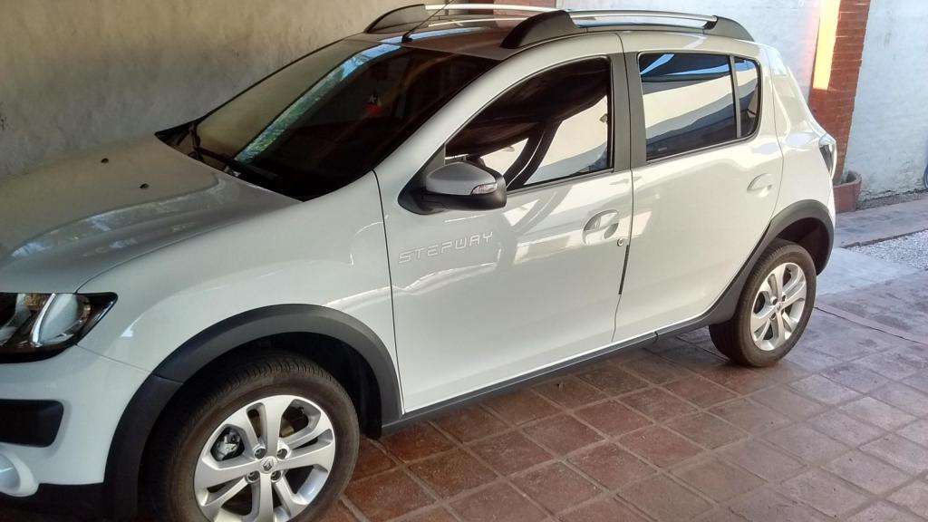 DUEÑO VENDE SANDERO STEPWAY PRIVILEGE  IMPECABLE MUY