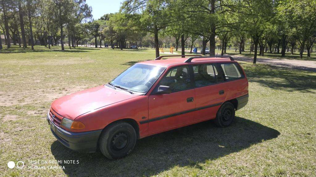 Vendo Opel Astra wagon  - ideal primer auto