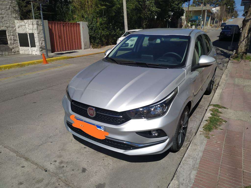 Fiat Cronos 1.8 Automático