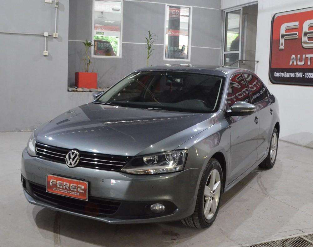 Volkswagen Vento 2.5 nafta automatico  puertas color