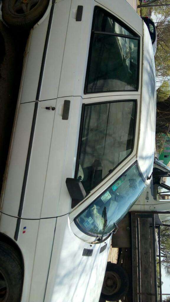 Vendo Renault 9 Impecable de Estetica