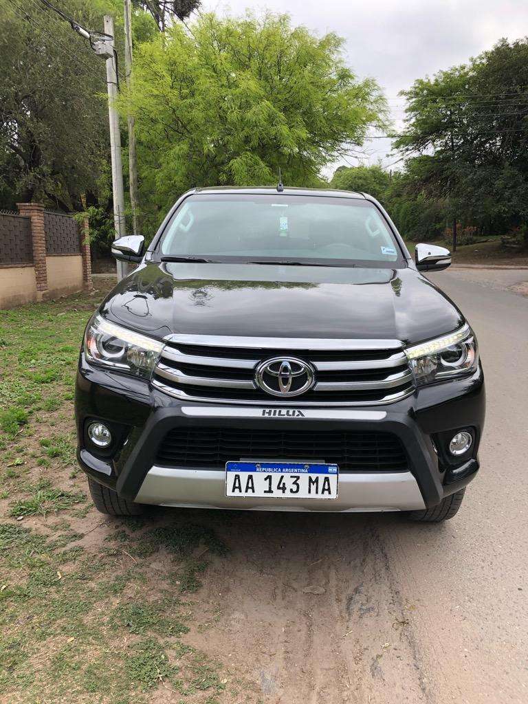 Toyota Hilux SRX 2.8 4x4 automatica