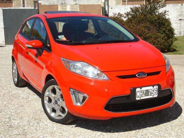 Ford FIESTA KINETIC 1.6 TITANIUM 5 puertas . IMPECABLE