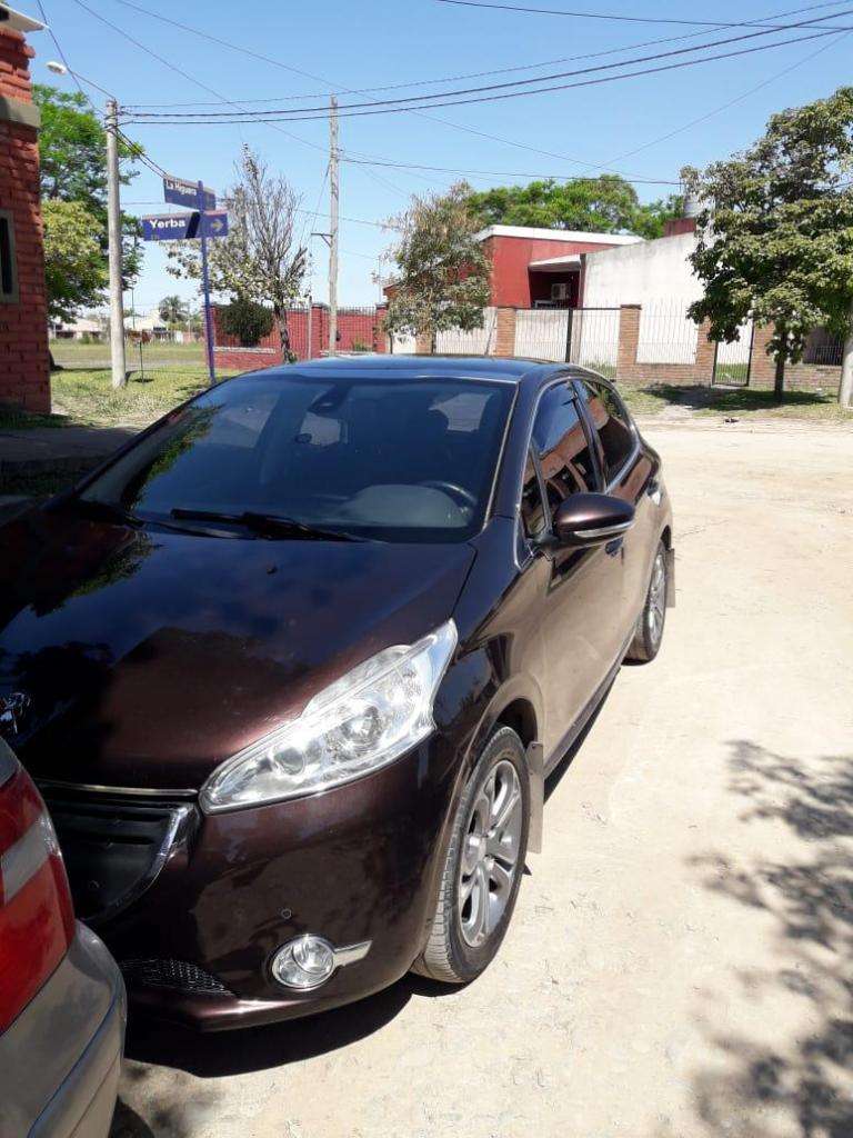 Peugeot 208 Feline 