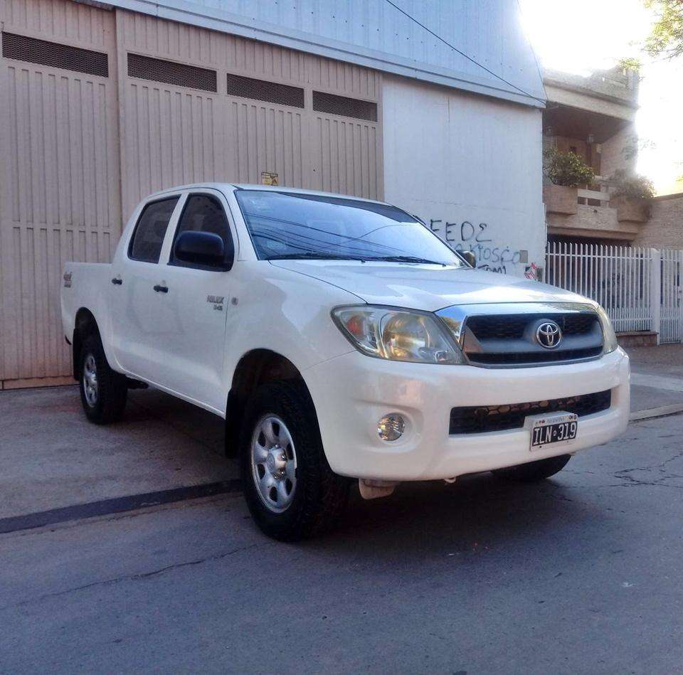 Impecable / Toyota Hilux 4x4 / Permuto!