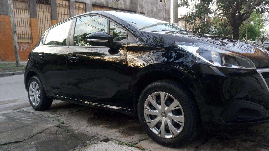 Peugeot 208 año .Excelente.