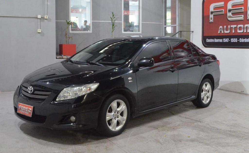 Toyota corolla xei  nafta 4 puertas color negro