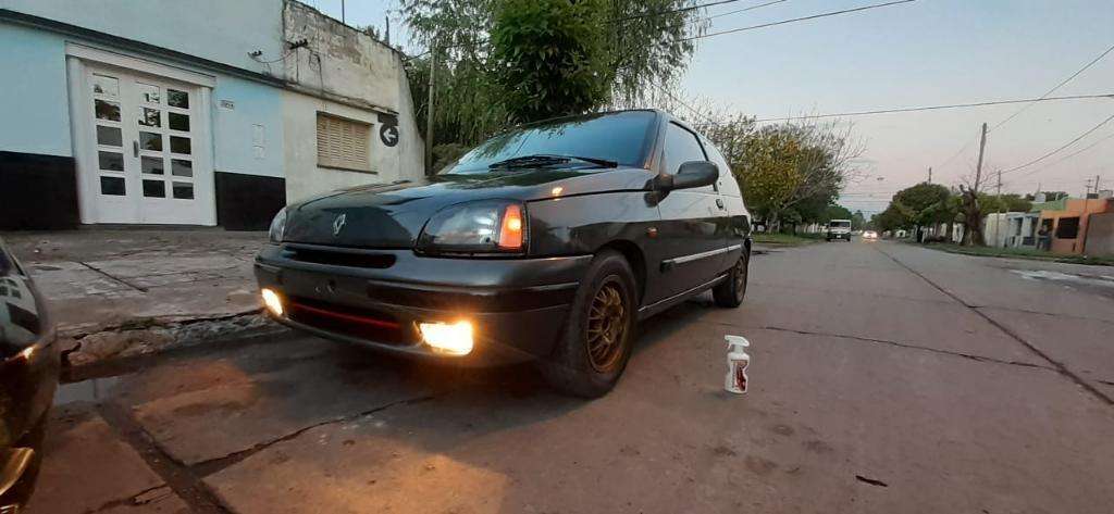 Clio 97 Rn Full (permutaría)