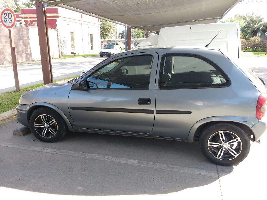 Vendo Chevrolet Corsa 1.6 Urgente