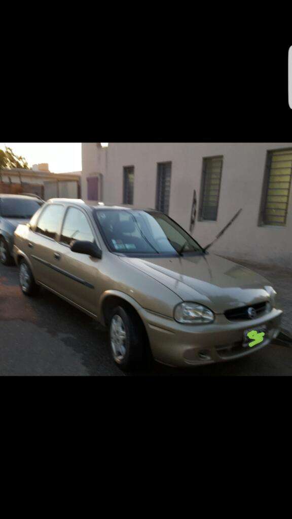 Vendo Corsa Base  con Gnc.