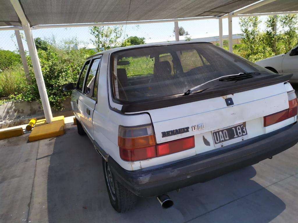Renault 11