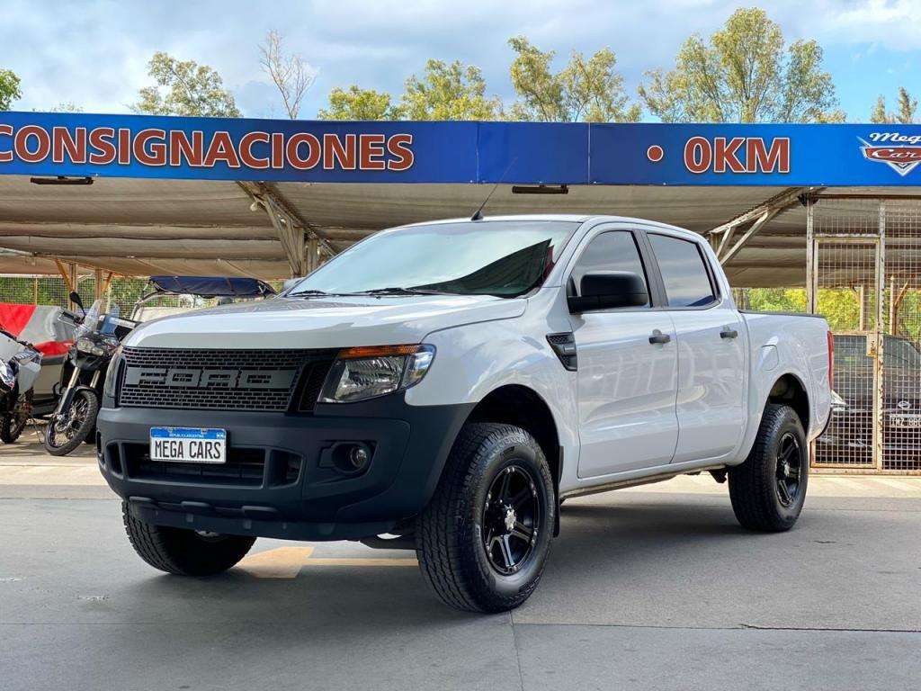 FORD RANGER  CON GNC // ABSOLUTAMENTE HERMOSA!