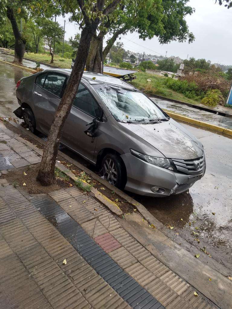 Honda City Chocado