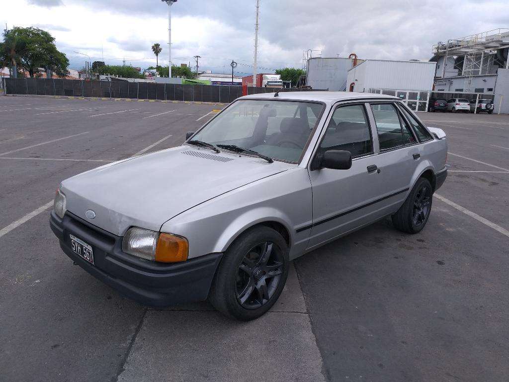 Ford Escort Unico!!