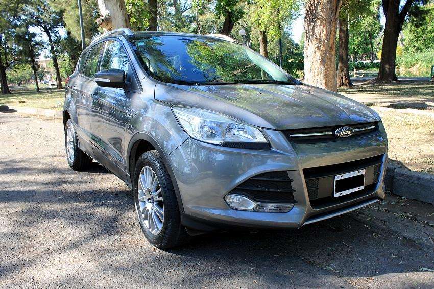 FORD KUGA SEL M/T  IMPECABLE