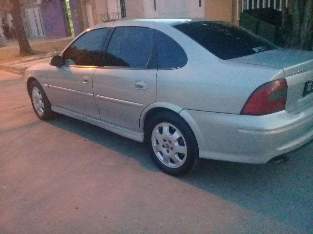 Vendo Chevrolet Vectra CD  GNC con transferencia