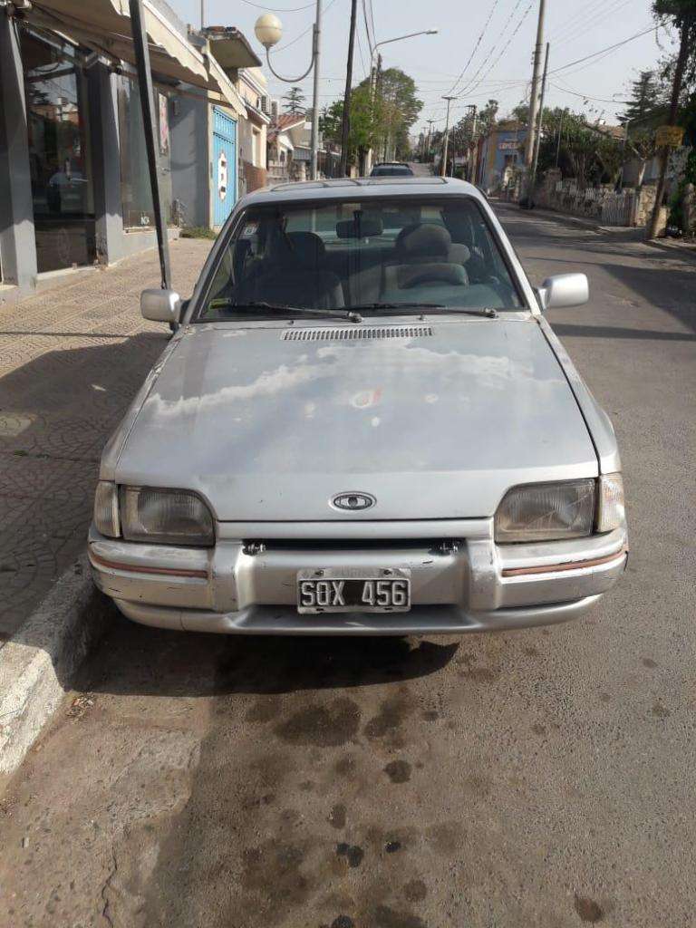 Vendo Ford Escort XR3 Mod 92 con GNC