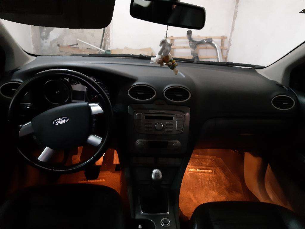 Ford Focus Ghia  Tope de Gama