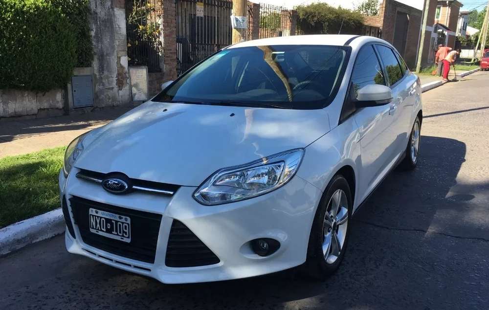  Ford Focus III 1.6 Sedan S