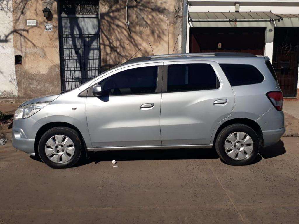 VENDO CHEVROLET SPIN LT 1.8 - modelo  asientos MUY