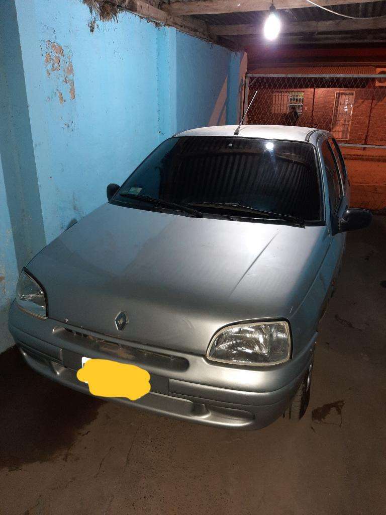 Vendo Clio Full Precio Charlable