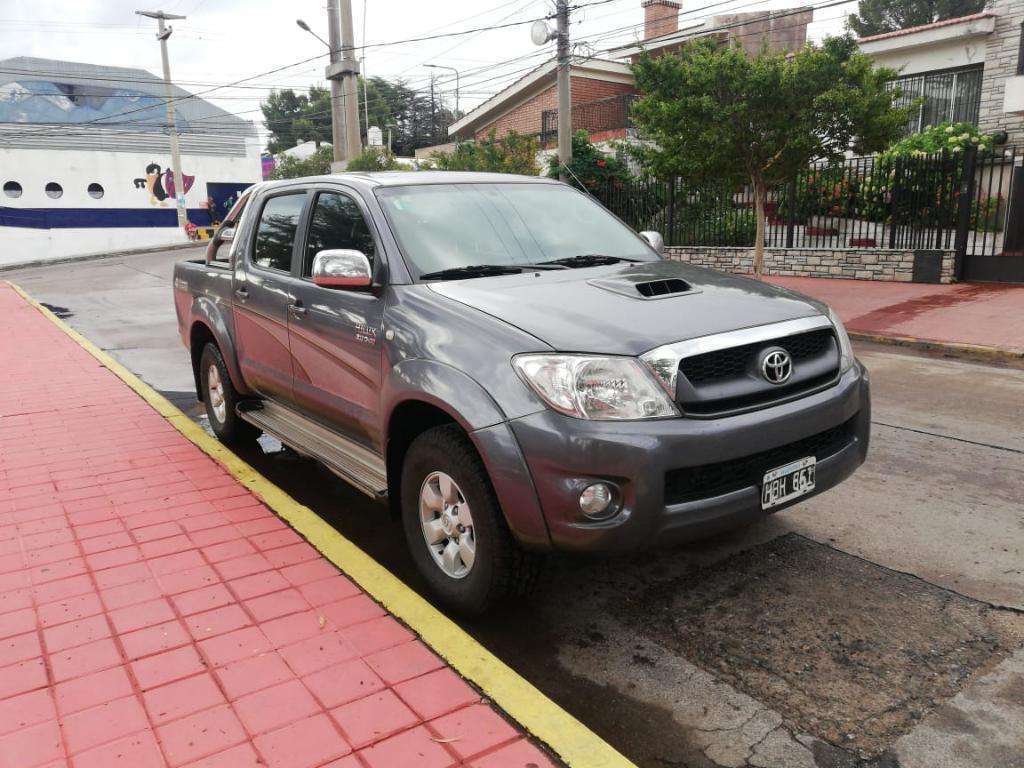 Hilux Srv x4 Permuto Financio