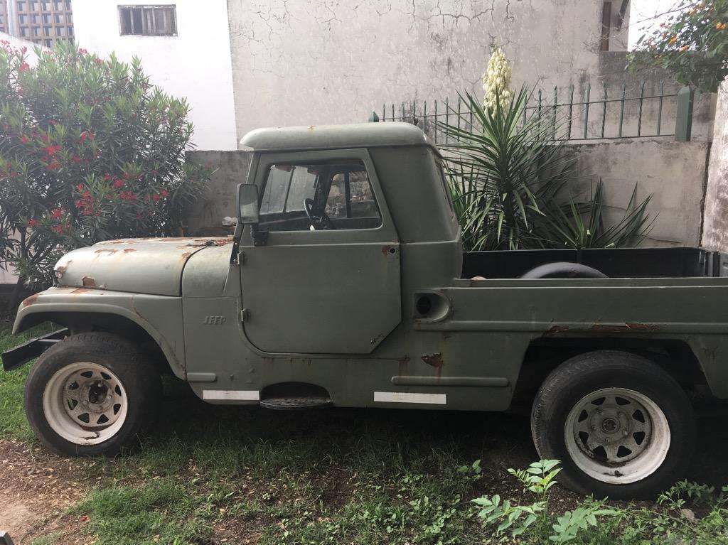 Jeep Ika  (sin Funcionar) V. Allende