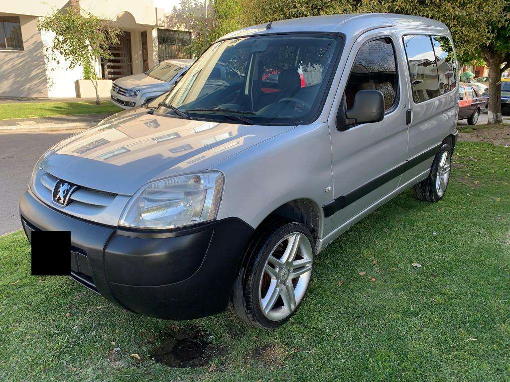 Peugeot partner 1.4 furgón vidriado