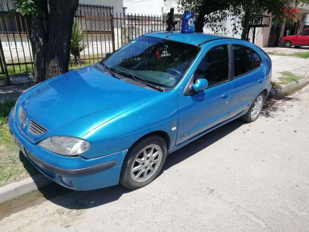 Renault Megane  (cel: )