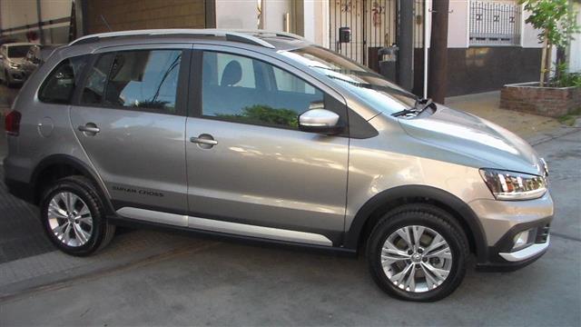 Volkswagen Suran Cross 1.6 Nafta 16v MTcv)