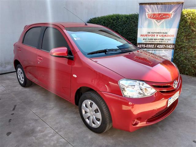 Toyota Etios 5P 1.5 XS MTcv)